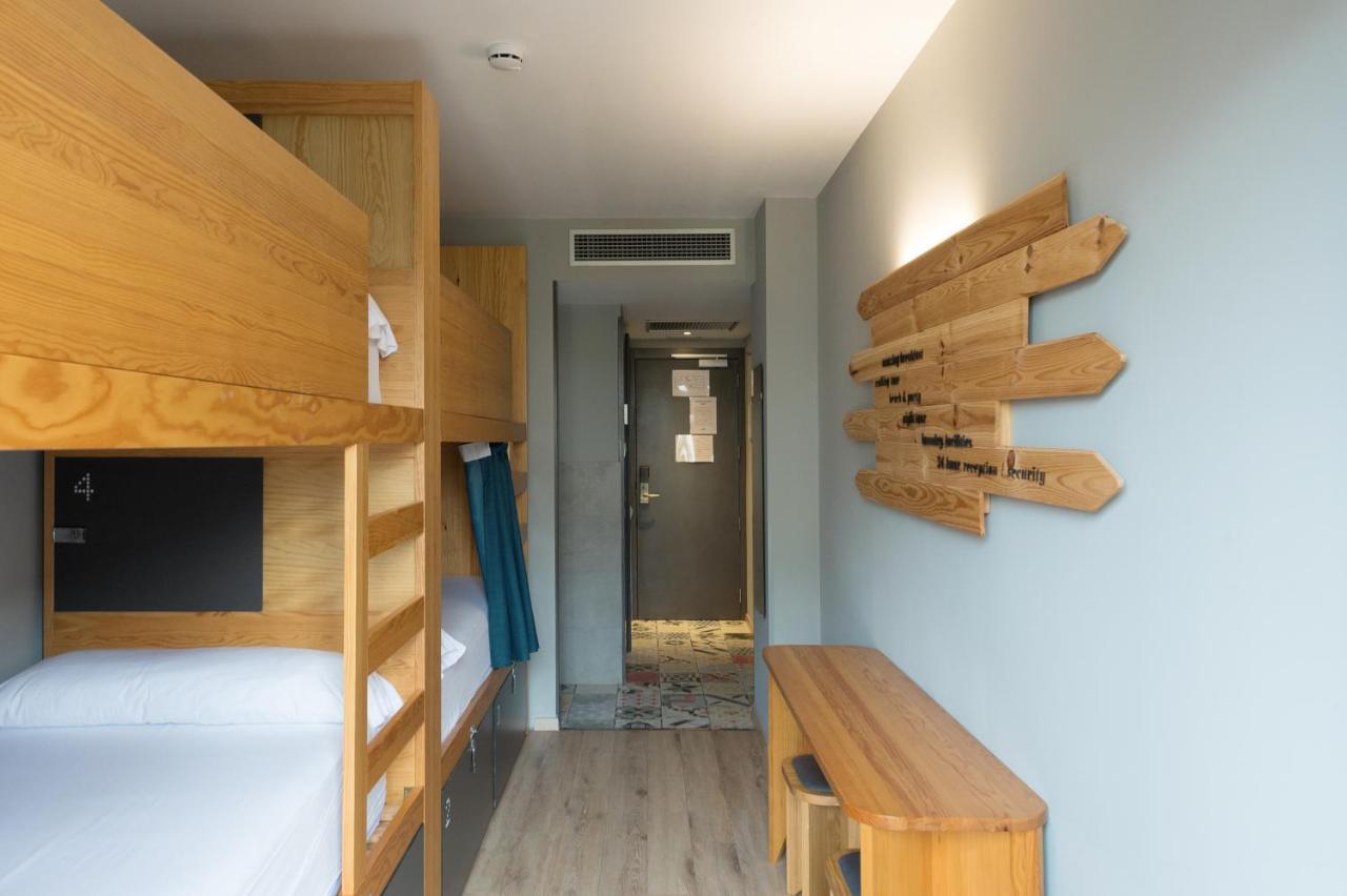 Quadruple Bedbunks Room with Bathroom,1007839780:JPEG