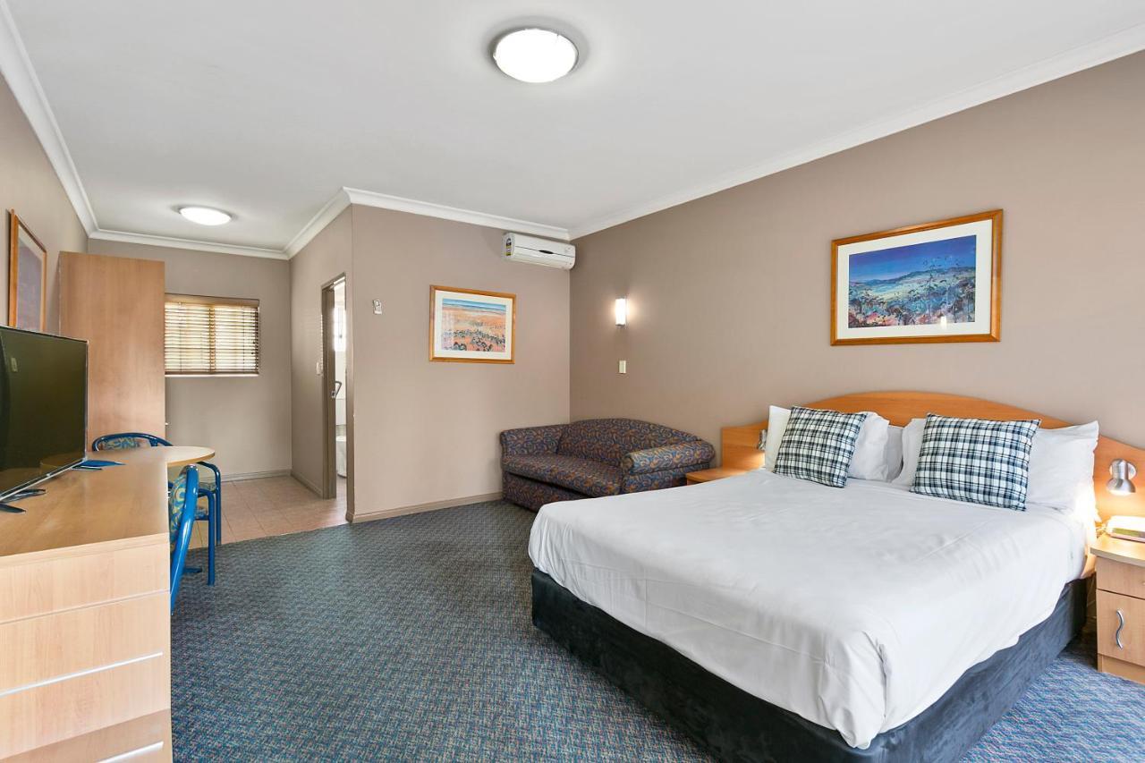 Queen Suite with Sofa Bed