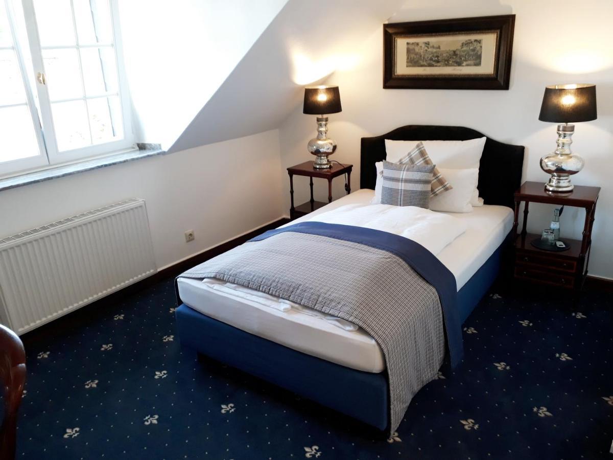 Standard Single Room,1019705380:JPEG