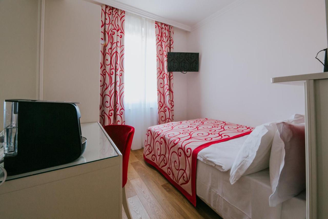 Deluxe Single Room,999103920:JPEG