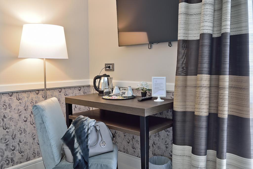 Double or Twin Room,690872991:JPEG