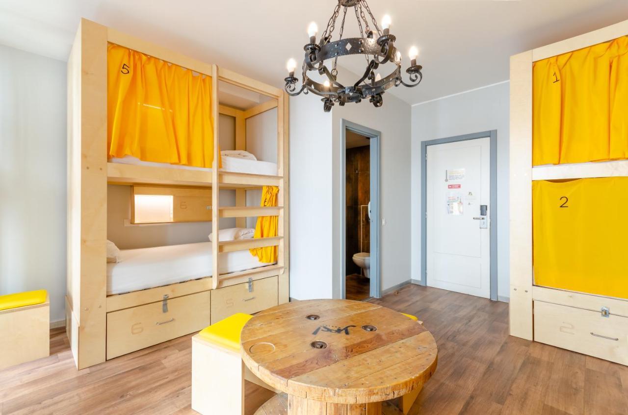Bunk Bed in 6-Bed Mixed Dormitory Room with Private Bathroom,1099106571:JPEG