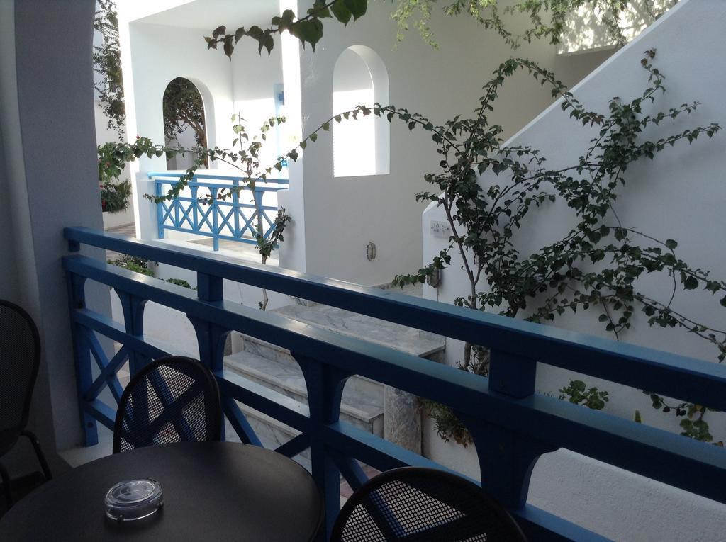 Quarto com Cama de Casal ou 2 de Solteiro com Vista do Pátio