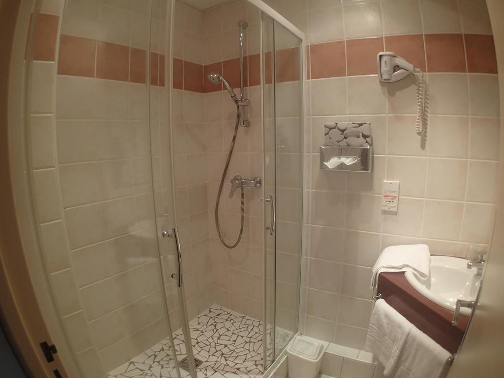 Twin Room,404942442:JPEG