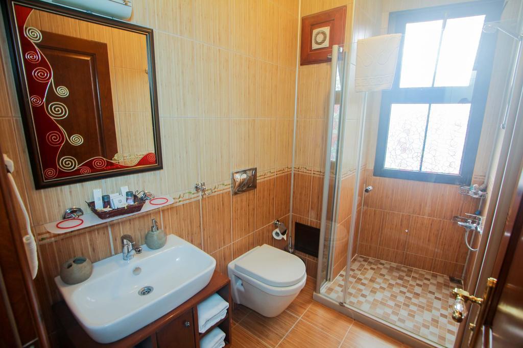 Family Room (4 Adults)