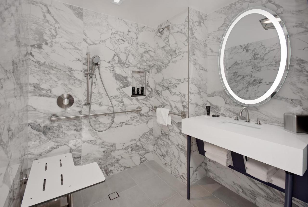 King Room Roll Shower Disability Access