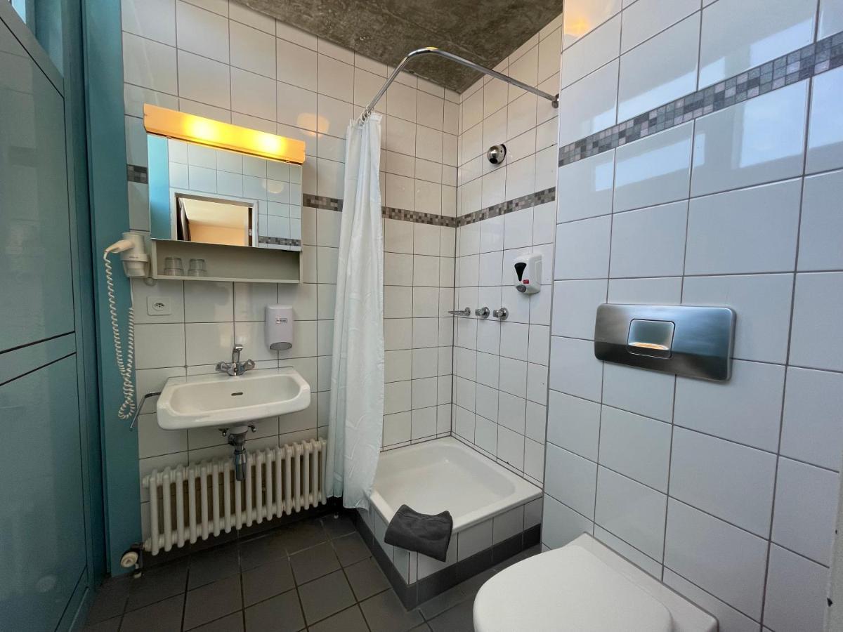 Twin Room Private Bathroom