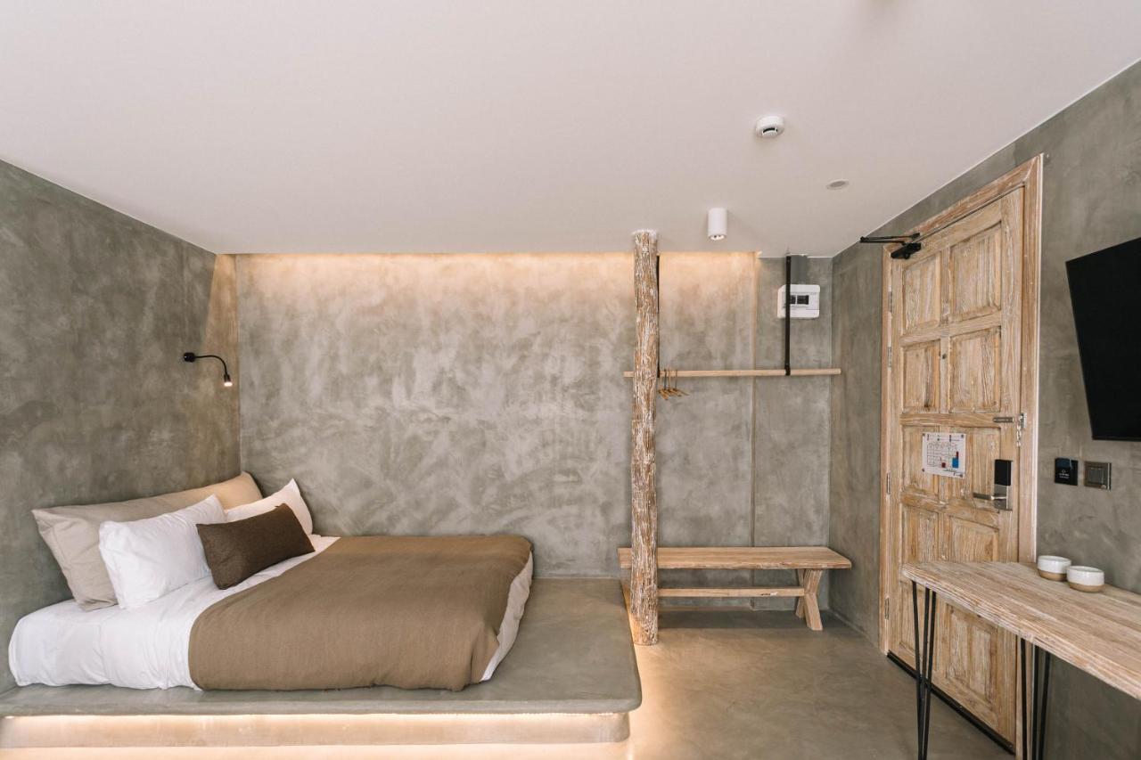 Family Room Bathtub
