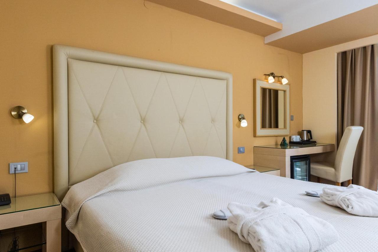 Double or Twin Room Balcony Park View