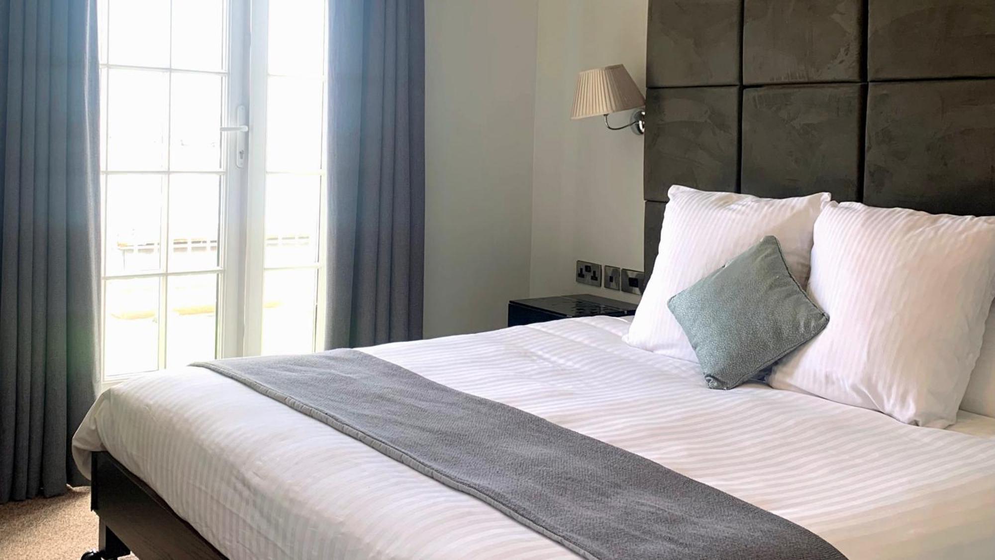 Double Room with Balcony and Sea View