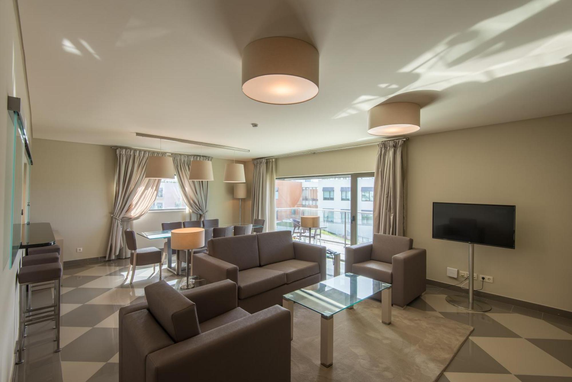 Two-Bedroom Apartment (5 Adults),758410618:JPEG