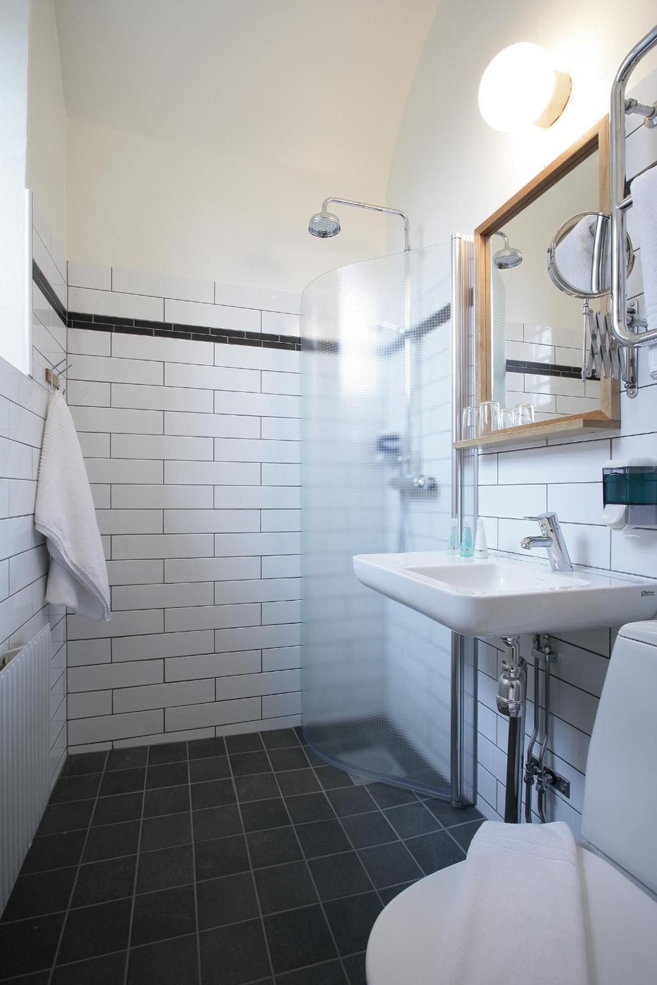 Twin Room Private Bathroom