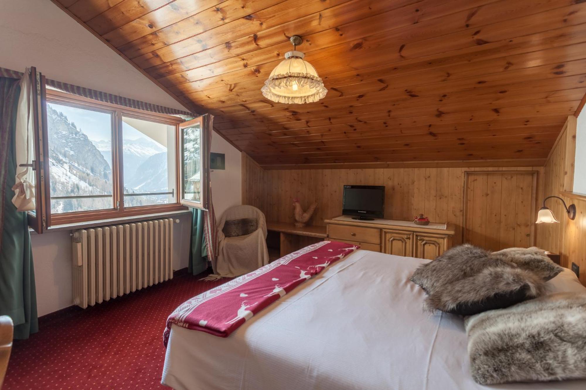 Two-Bedroom Suite,1218226129:JPEG