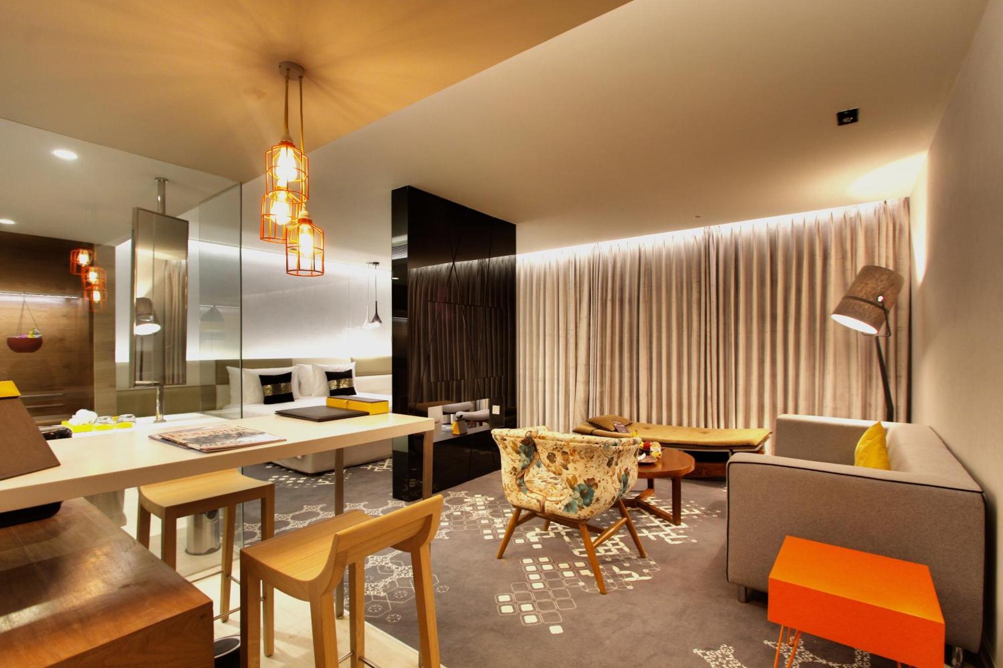 Suite Lounge Access