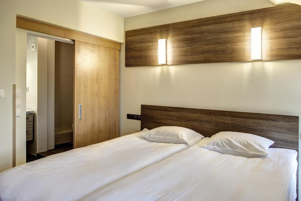 Standard Double or Twin Room with Sea View,124852776:JPEG
