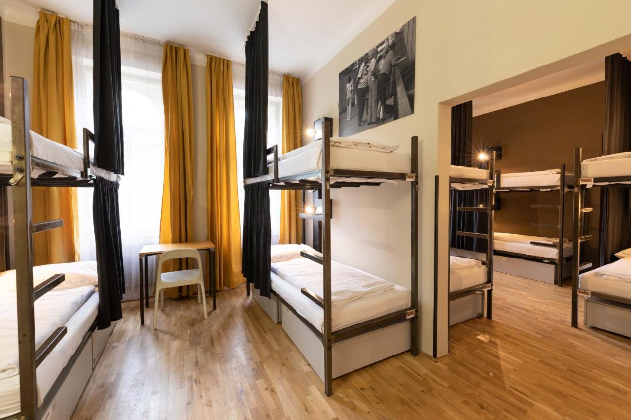 Bunk Bed in 12-Bed Female Dormitory,1588066159:JPEG