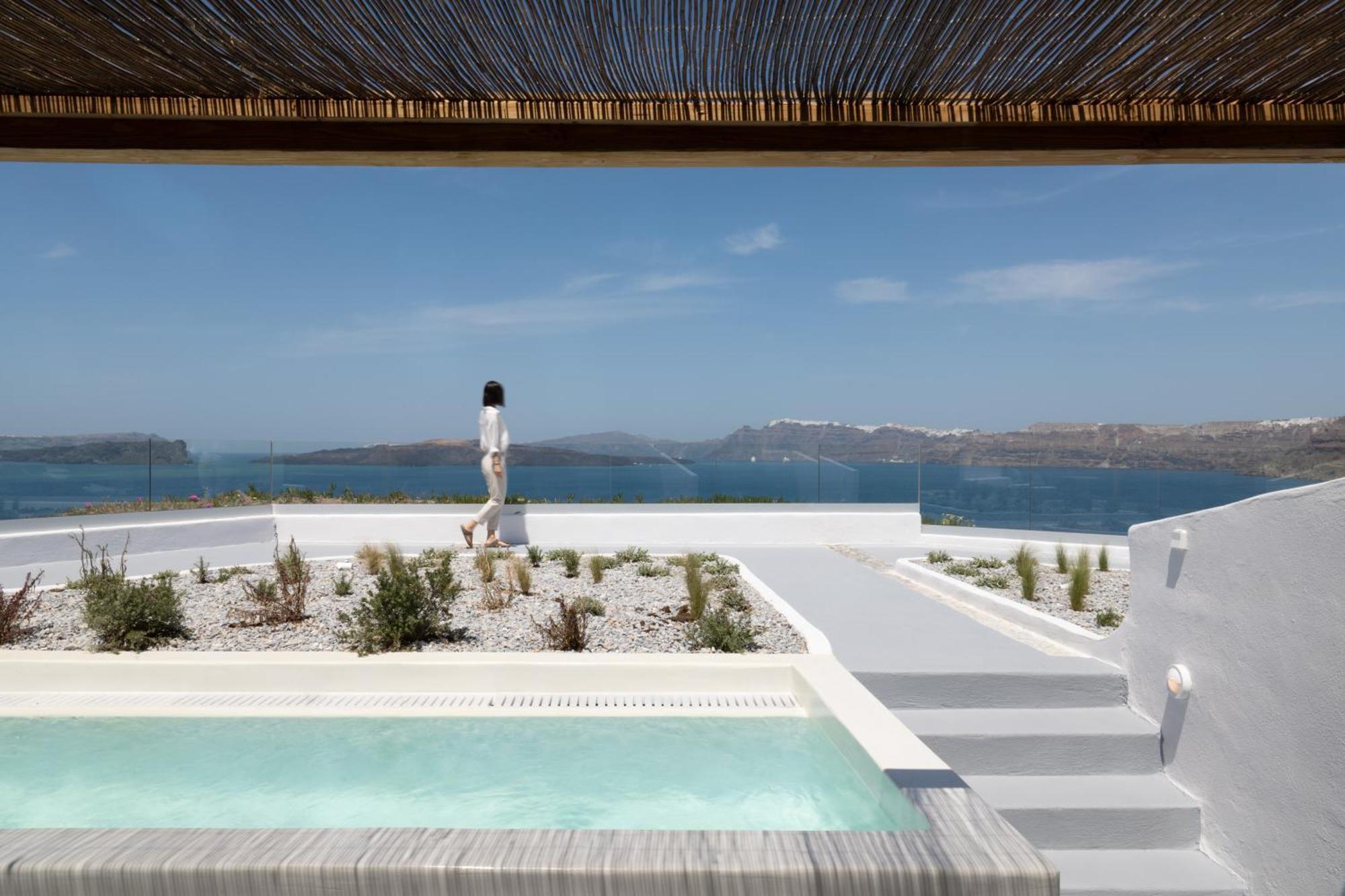 Family Room Private Pool & Caldera view,1273492876:JPEG