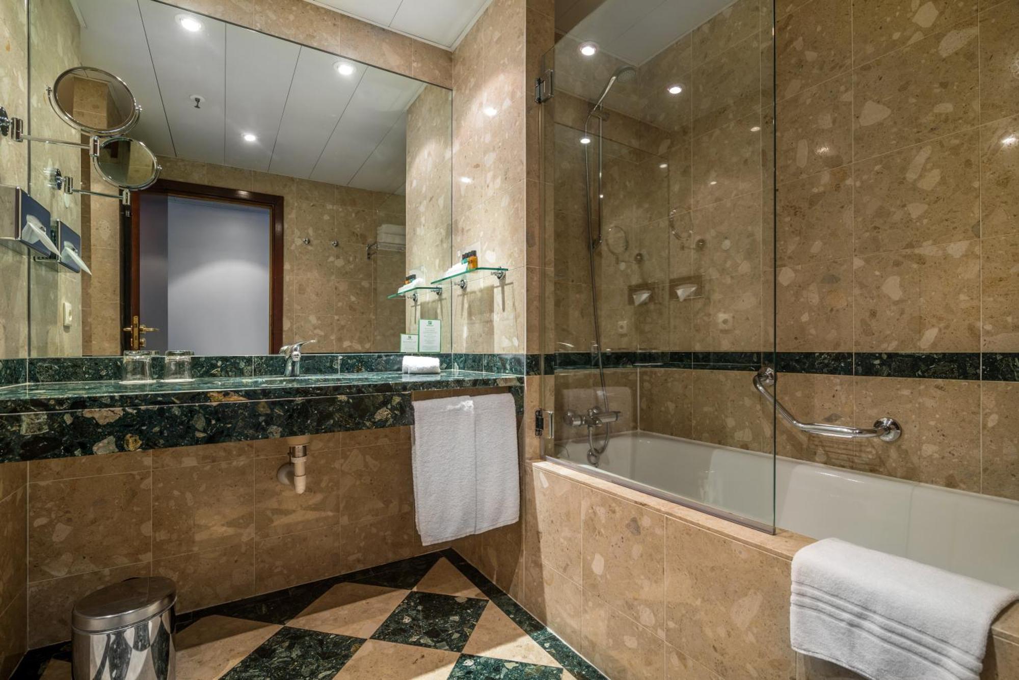 Quarto Twin Premium com Vista Rio