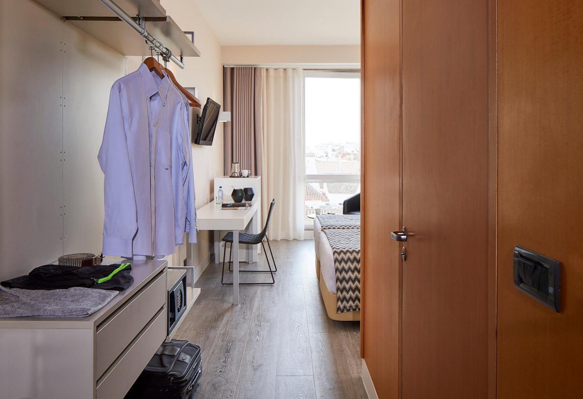 Quarto Superior com Cama de Casal ou 2 de Solteiro