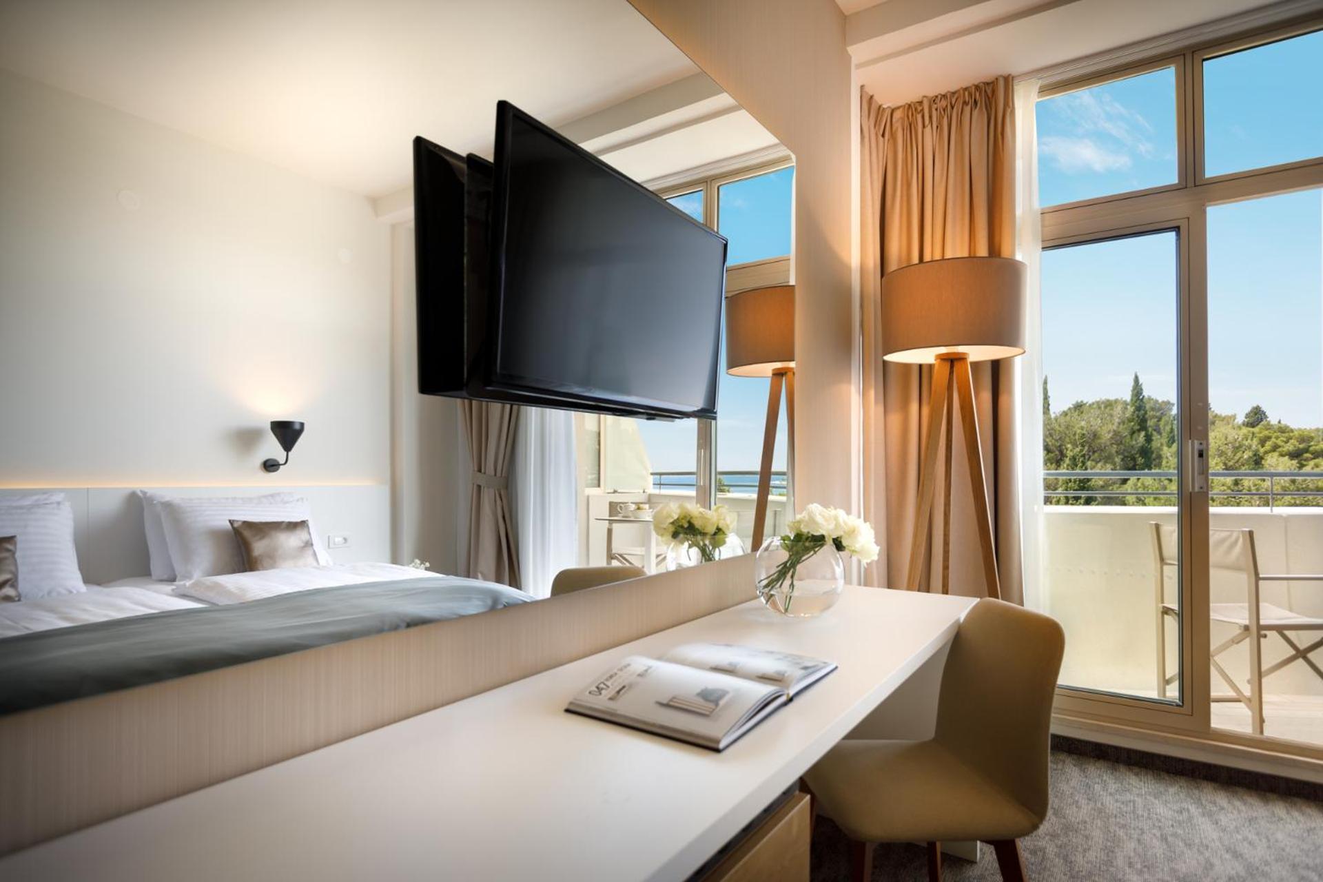 Double Room with Side Sea View and Balcony