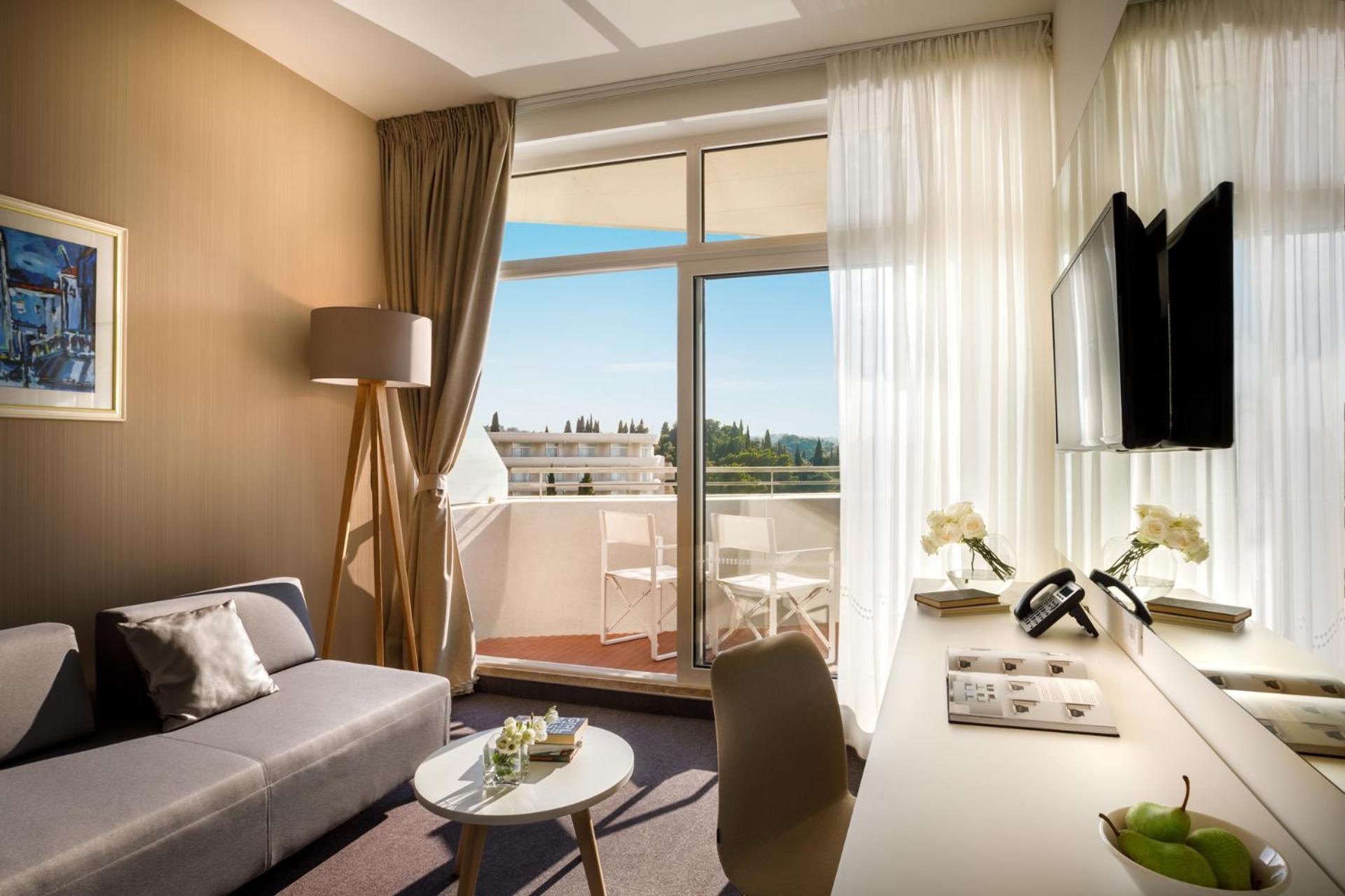 Junior Suite with Balcony and Sea View