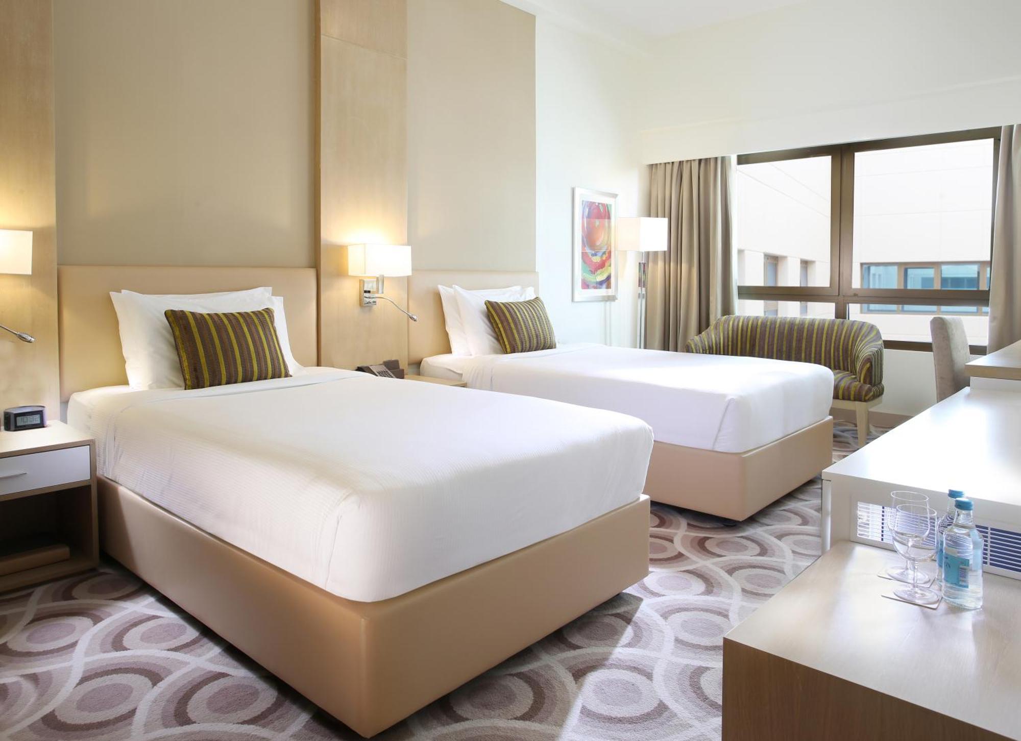 Guest Room Complimentary Shuttle Bus to Beach & Mall of the Emirates
