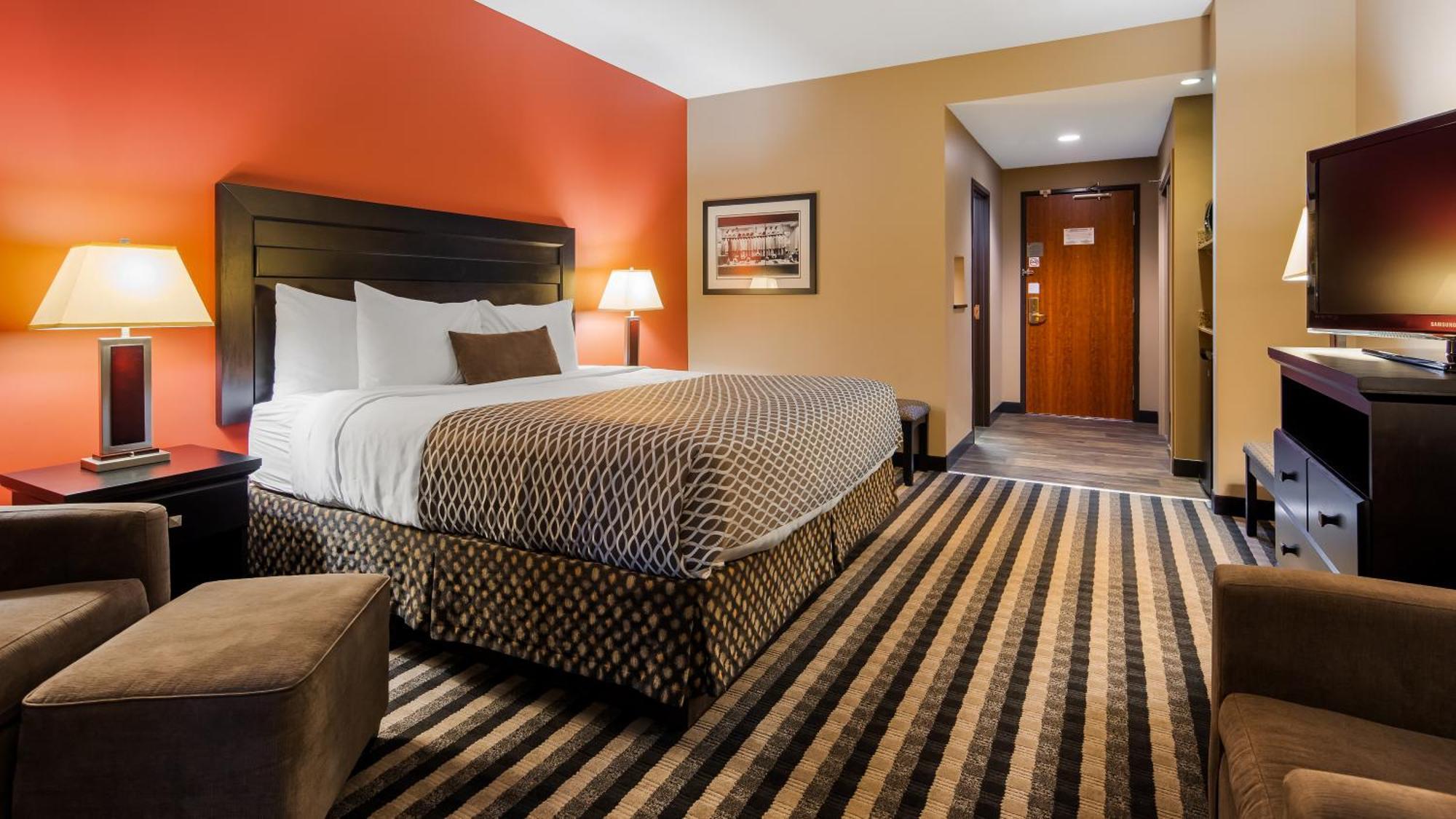 Junior King Suite with Sofa Bed - Non-Smoking