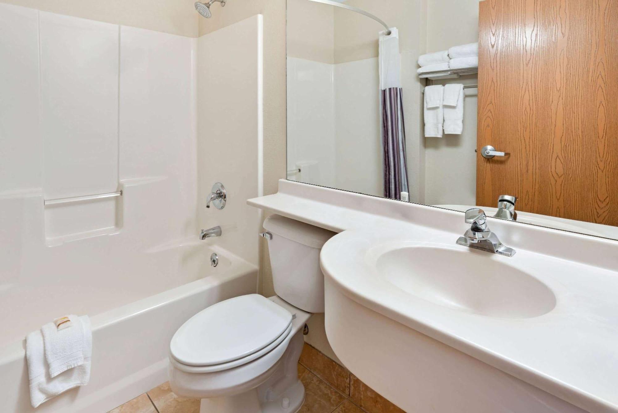 Deluxe Queen Room with Two Queen Beds