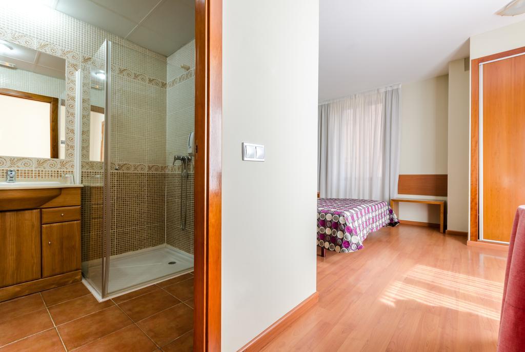 Double or Twin Room,127972614:JPEG
