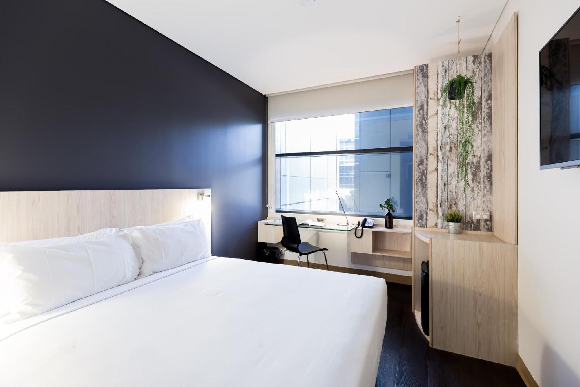Standard Queen Room - Accessible,1698869150:JPEG