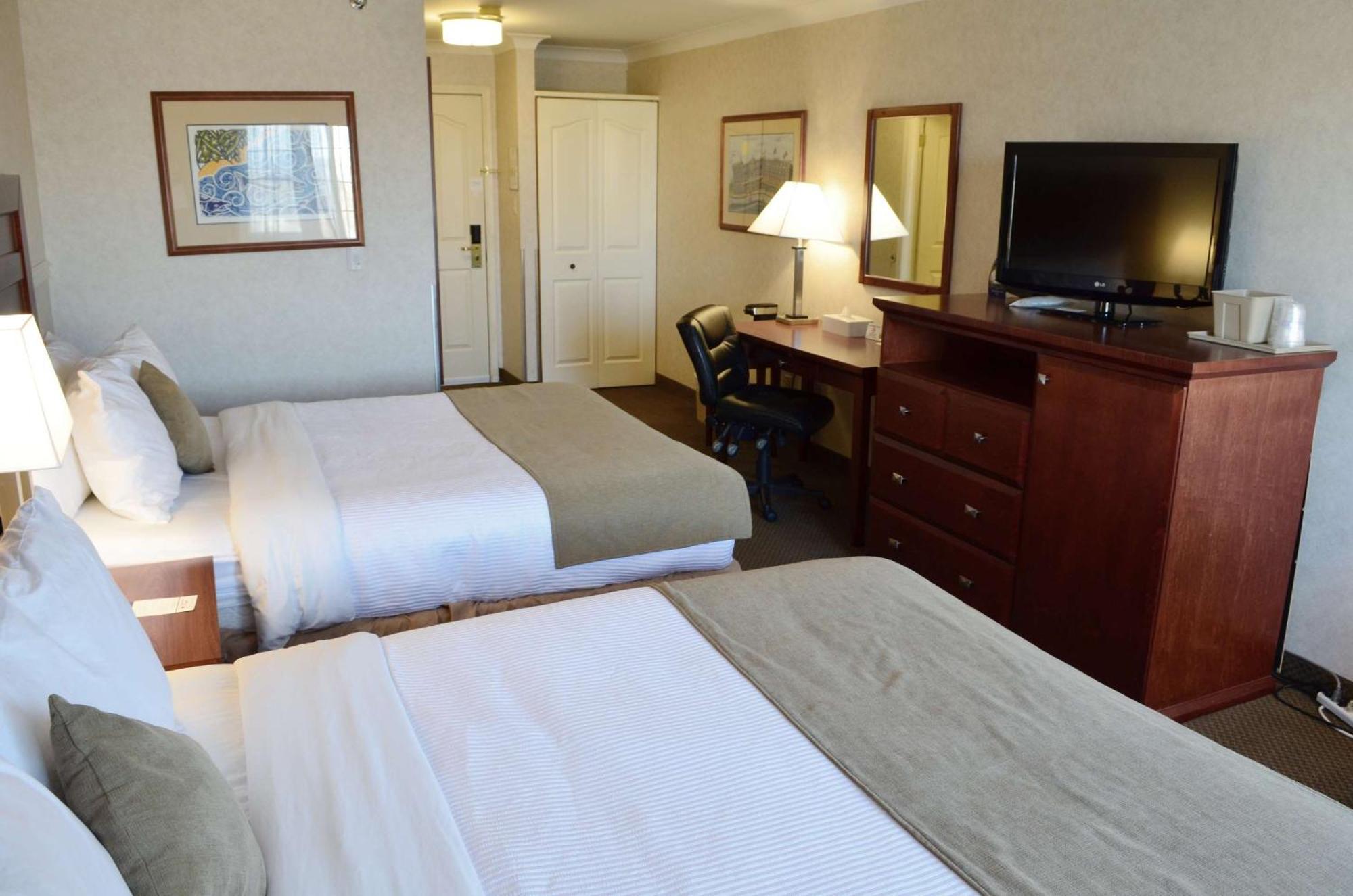 Queen Room with Two Queen Beds - Non-Smoking,1282955272:JPEG