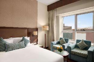 King Room Non-Smoking F&B