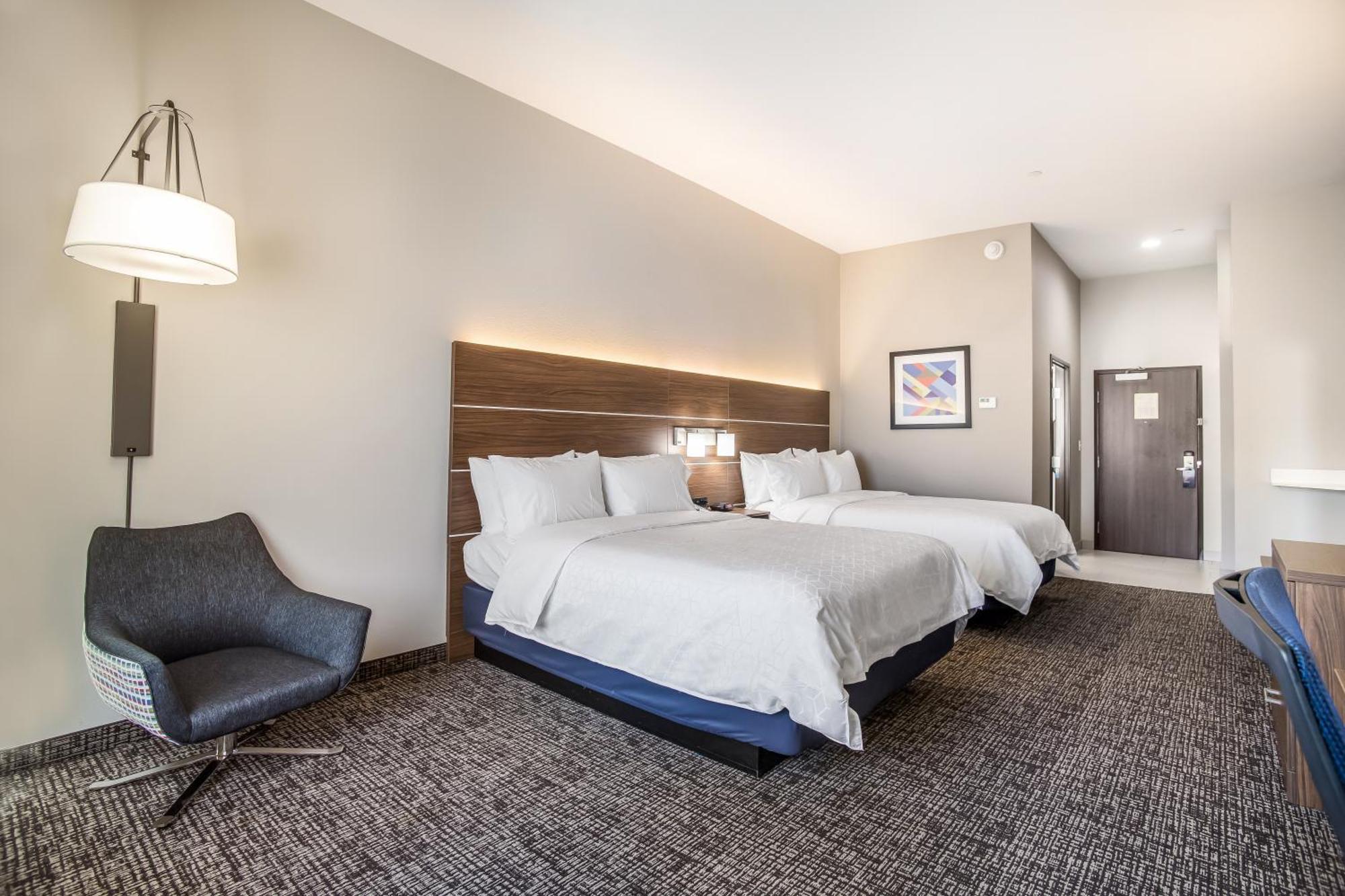Standard Room with Two Queen Beds,1284504832:JPEG