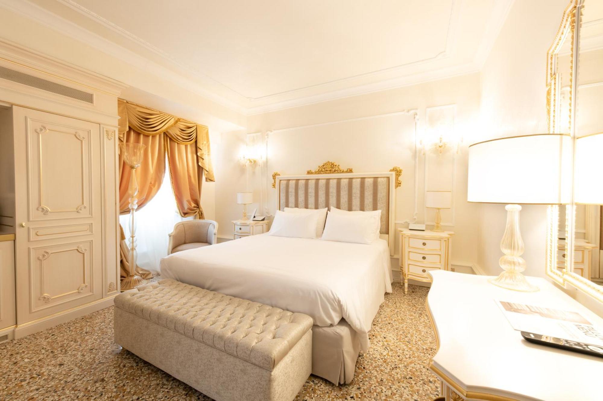 Superior Double Room,1285287727:JPEG