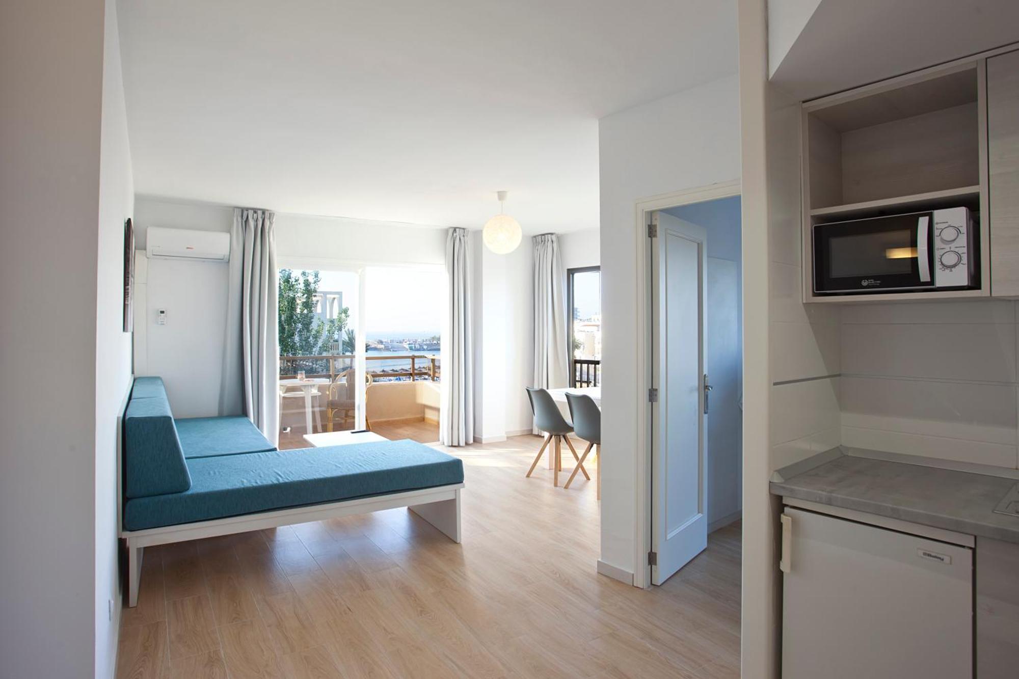 Comfort One-Bedroom Apartment Balcony,1306812454:JPEG