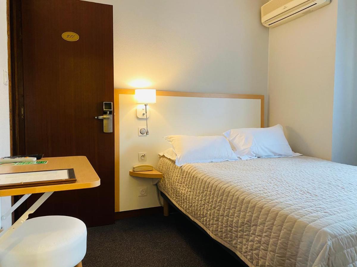 Small Double Room,1316970955:JPEG