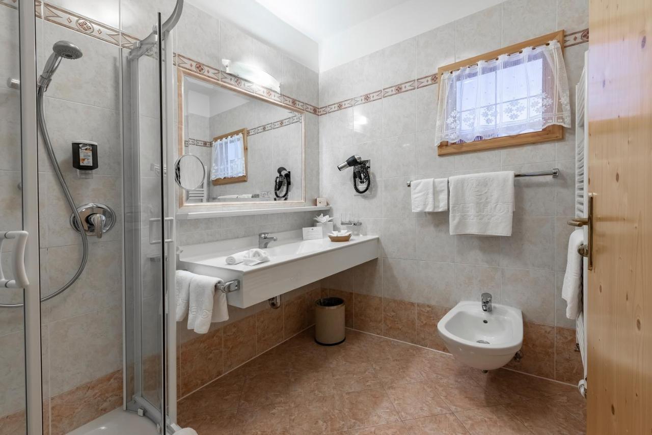 Classic Double Room with Balcony,1320066595:JPEG