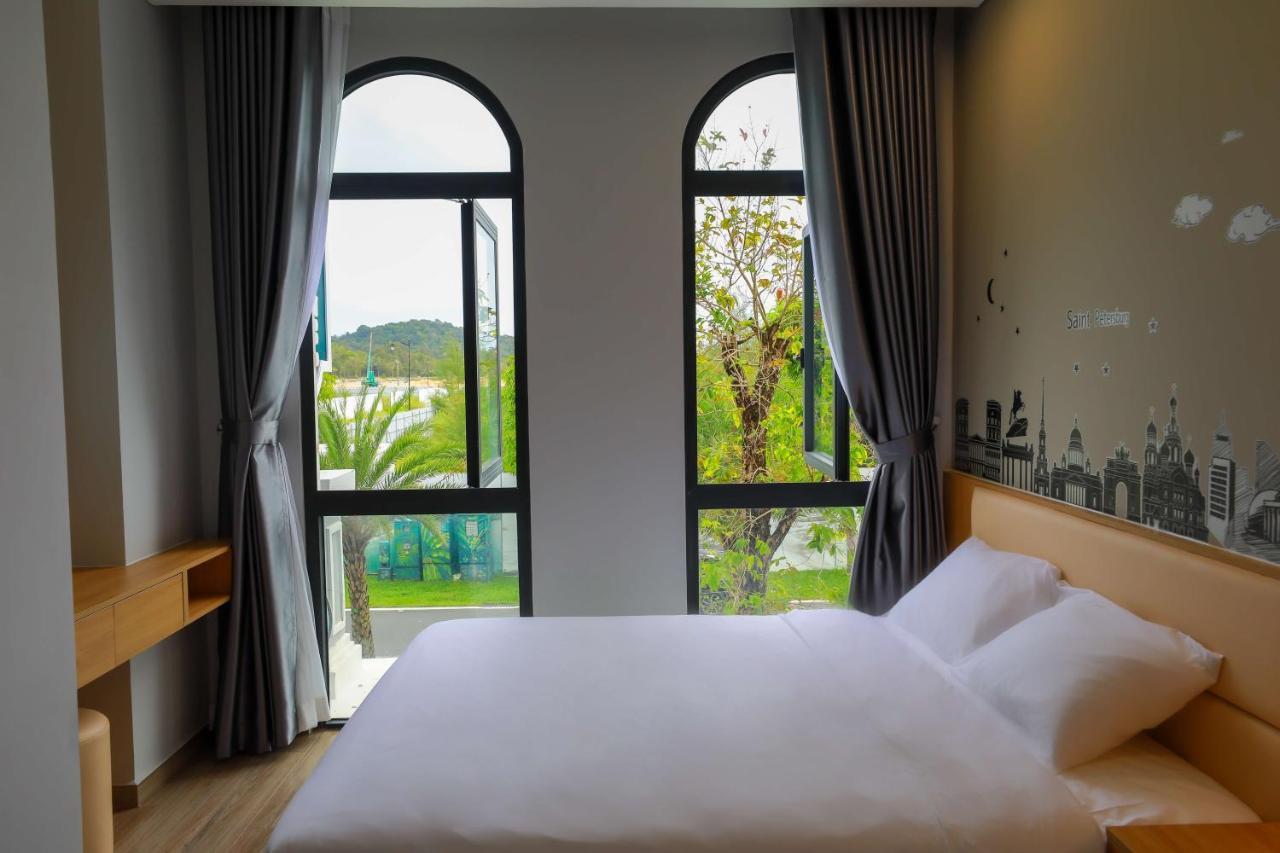 Quadruple Room with Mountain View