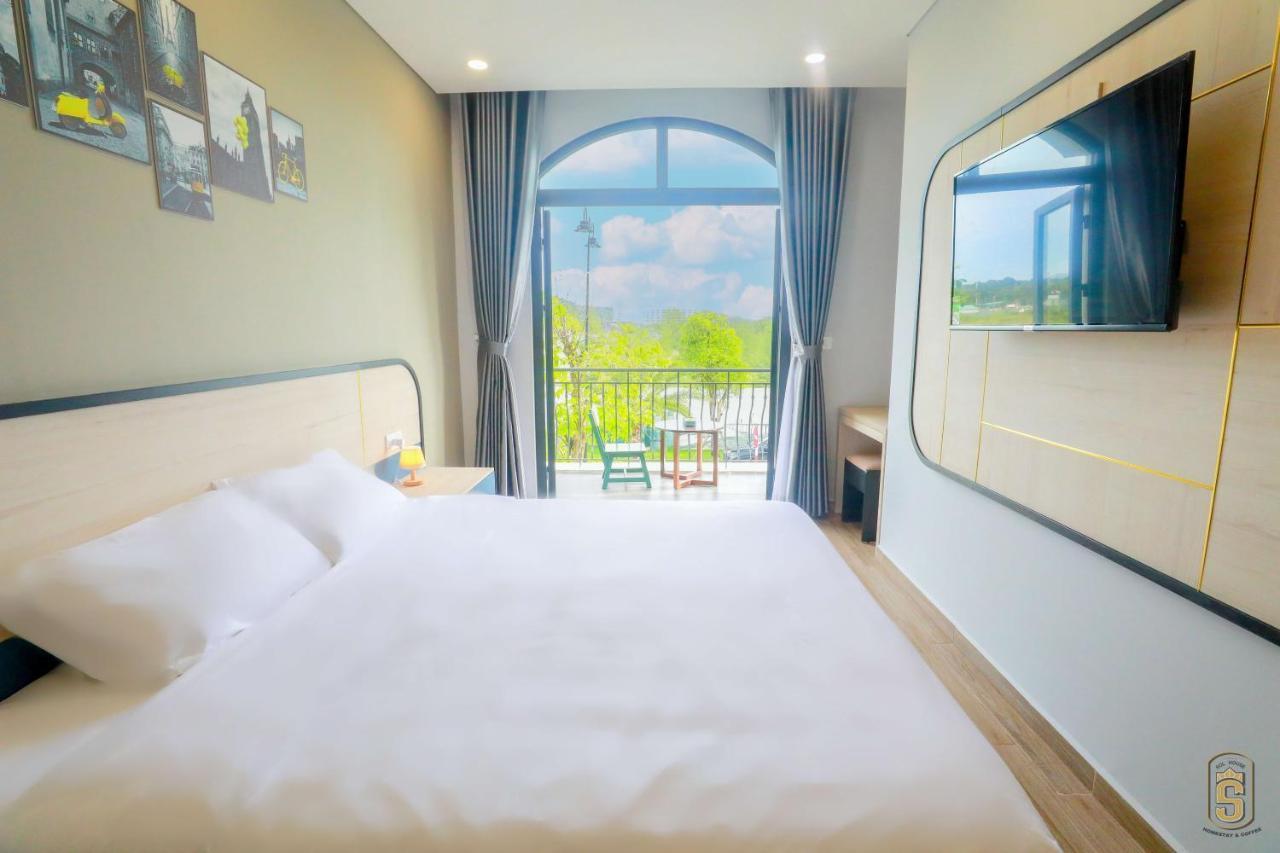 Standard King Room