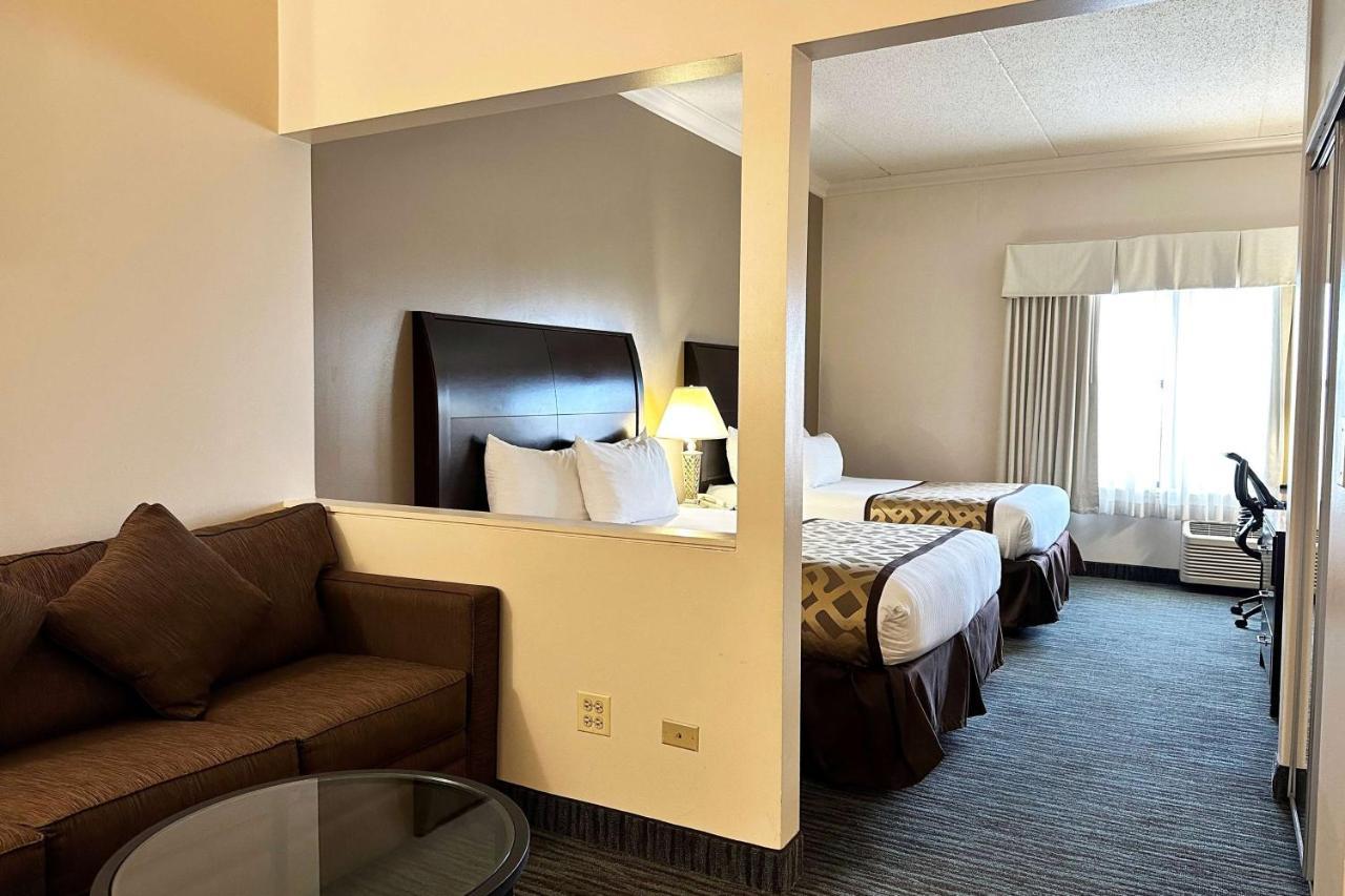 Queen Room Two Queen Beds Non-Smoking