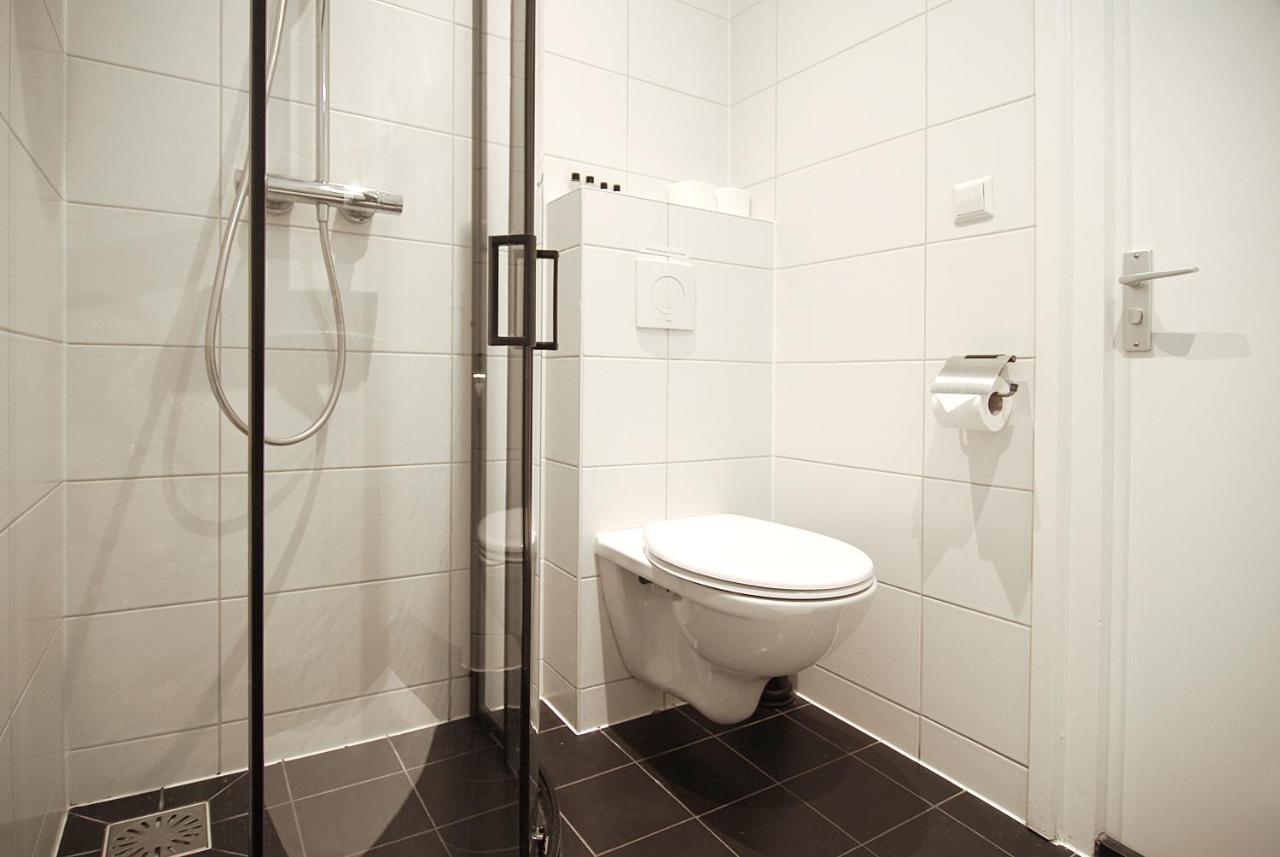 Small Double Room,1369924451:JPEG