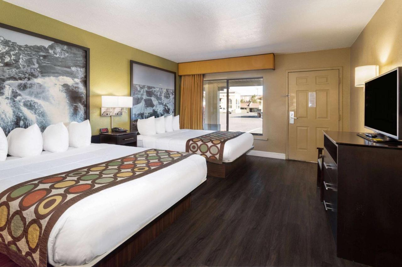 Queen Room Two Queen Beds Non-Smoking
