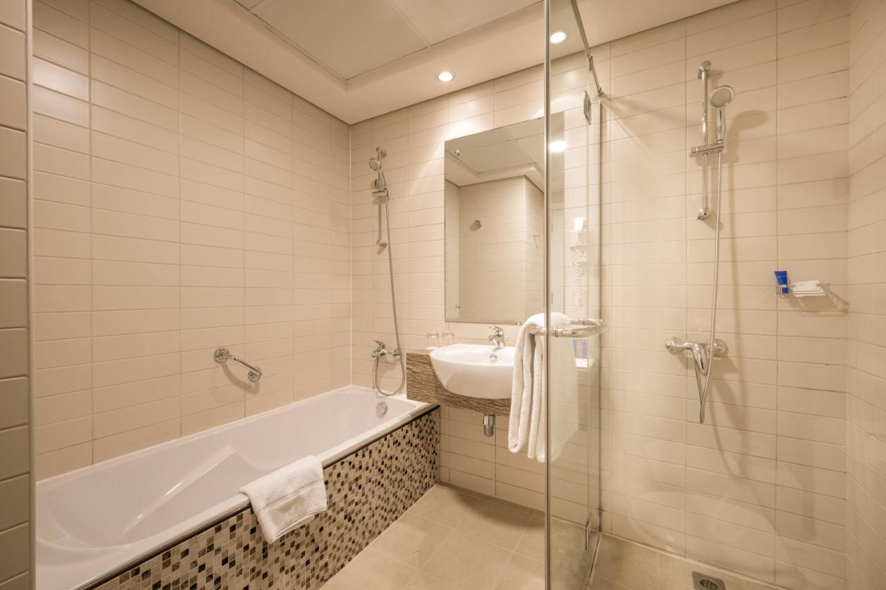 Deluxe One Bedroom Apartment