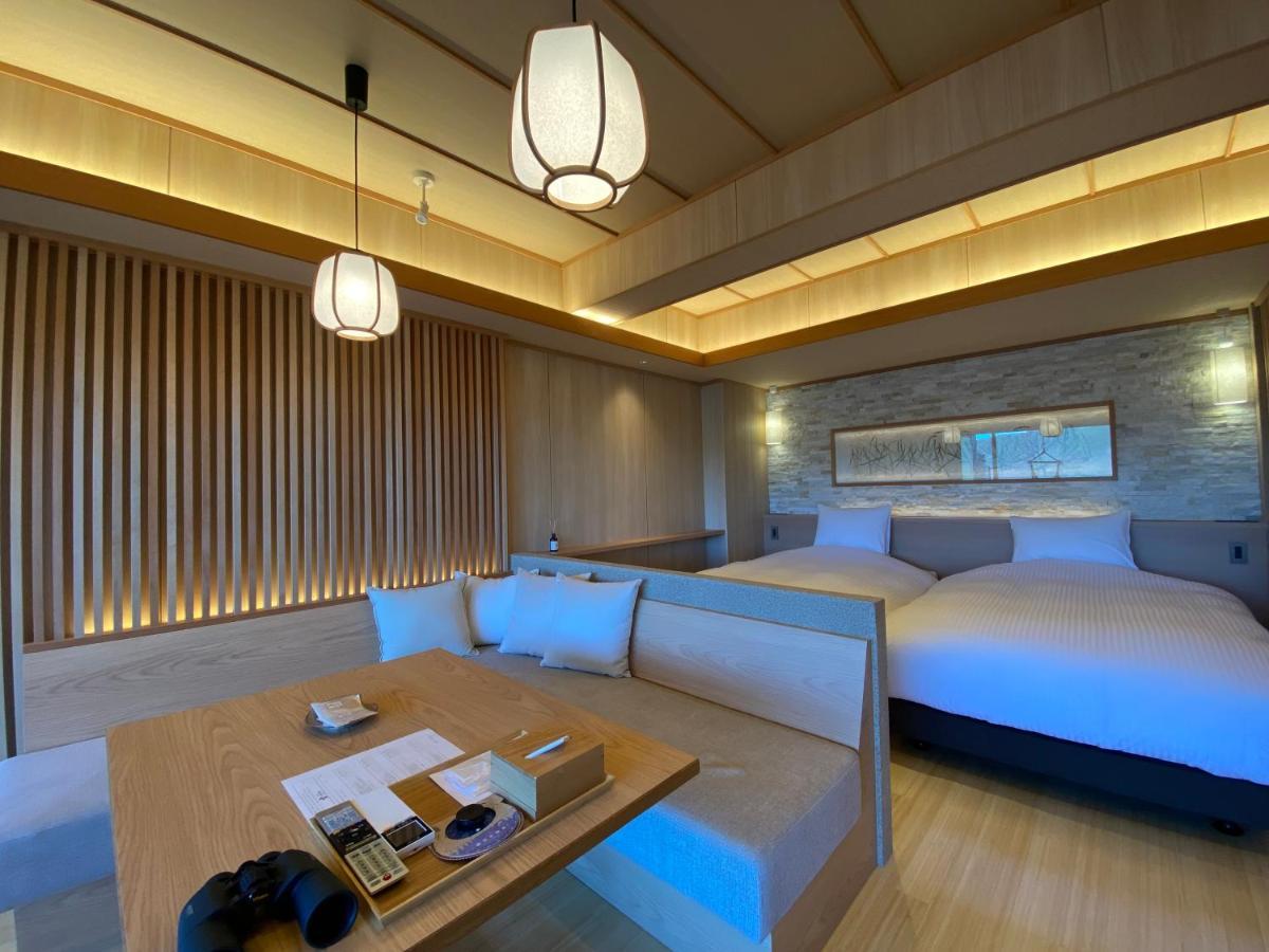 Suite Twin Room Living Area Open-Air Bath SEI or REI or KEI or KAI