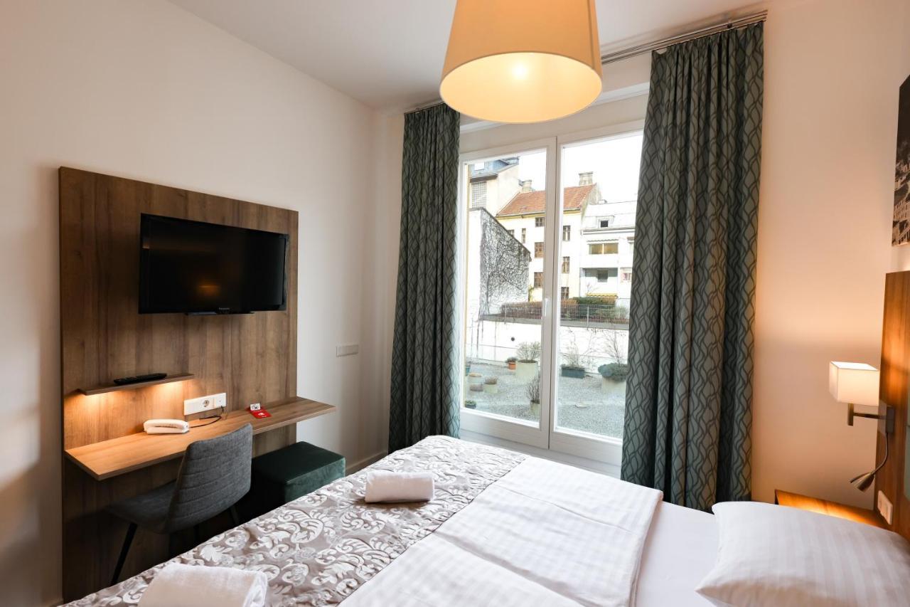 Doppelzimmer Plus mit Gartenblick
