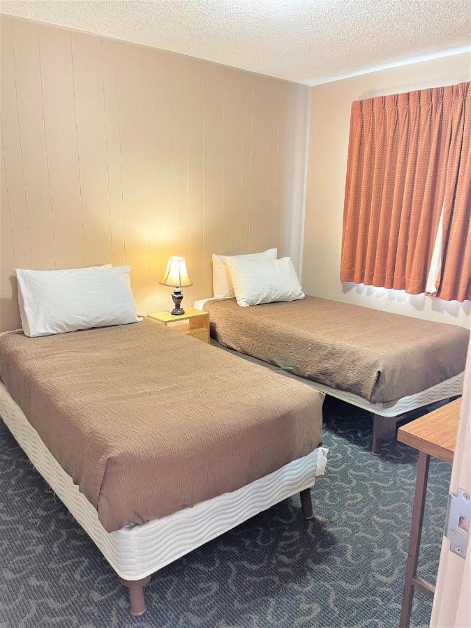 Family Room,1371400307:JPEG