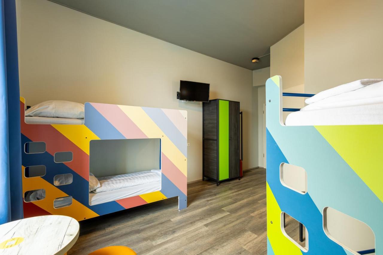 Bed 4-Bed Dormitory Room,1387416506:JPEG