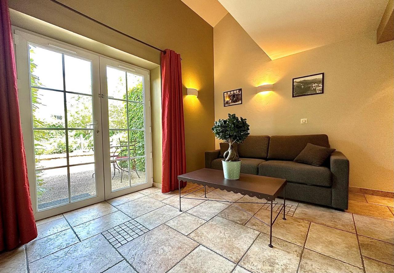 Duplex Suite 1 or