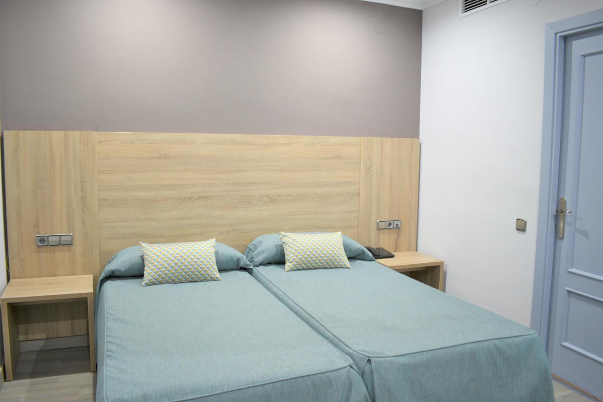 Economic interior Double or Twin room,1431902032:JPEG