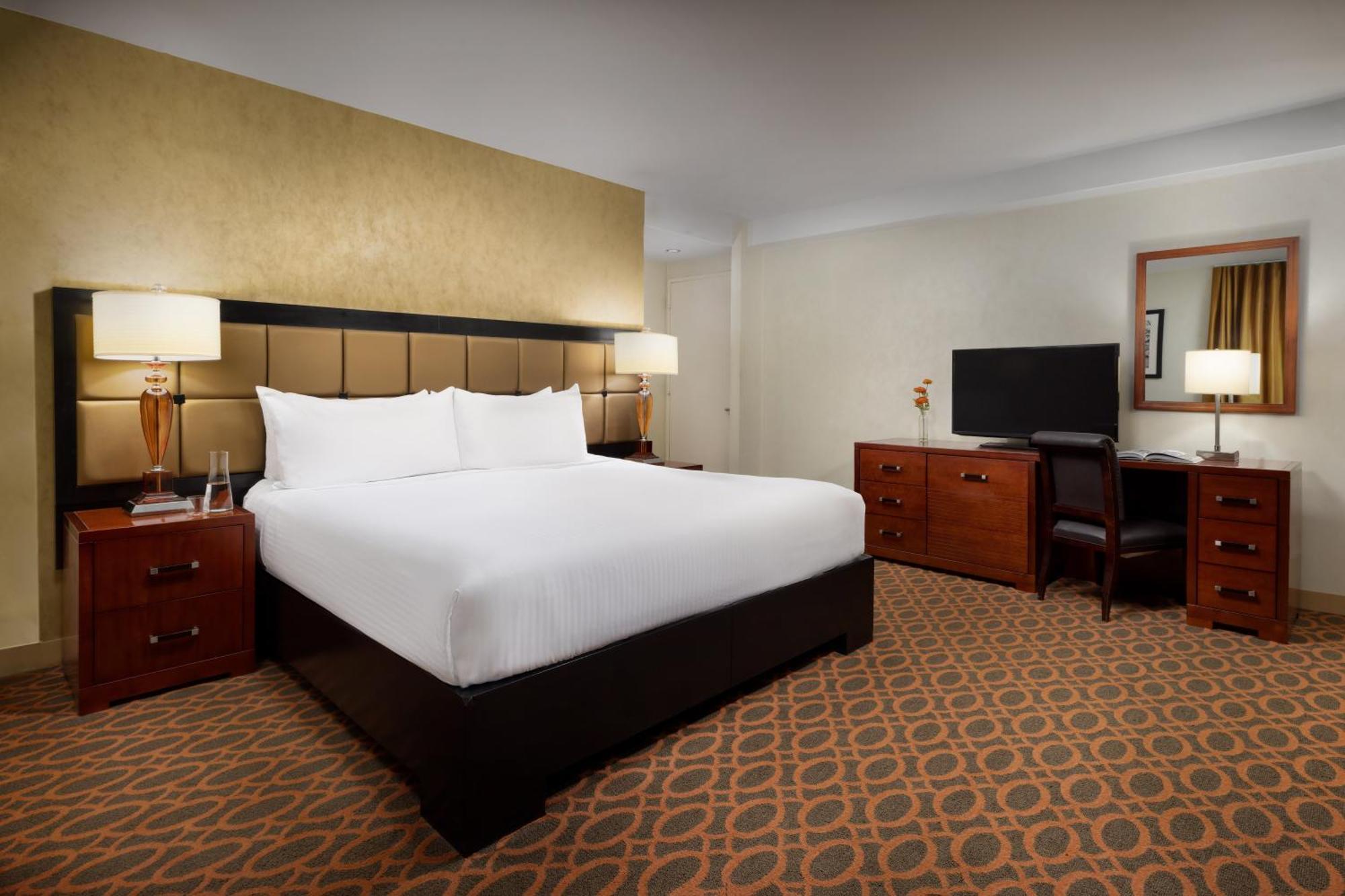 Standard Queen Room